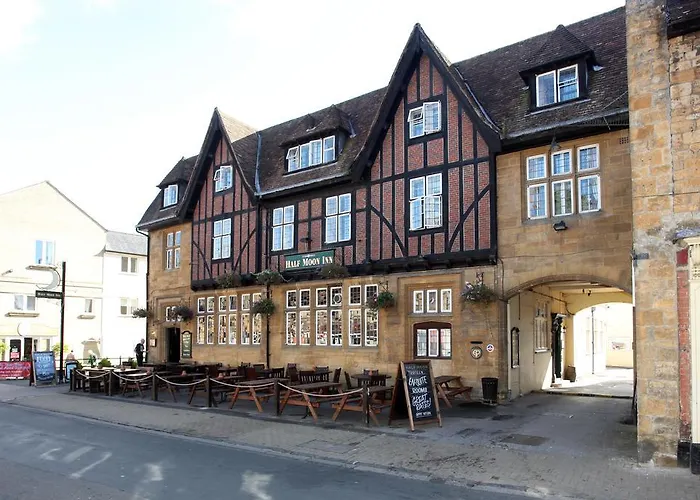 Half Moon, Sherborne By Marston\'S Inns