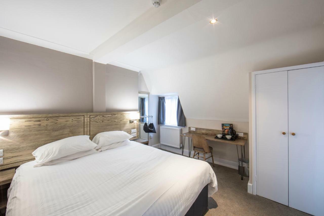 Hotel Half Moon, By Marston's 3*